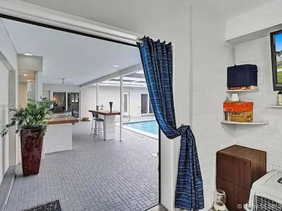Pool Vacation Villa Hollywood Buitenkant foto