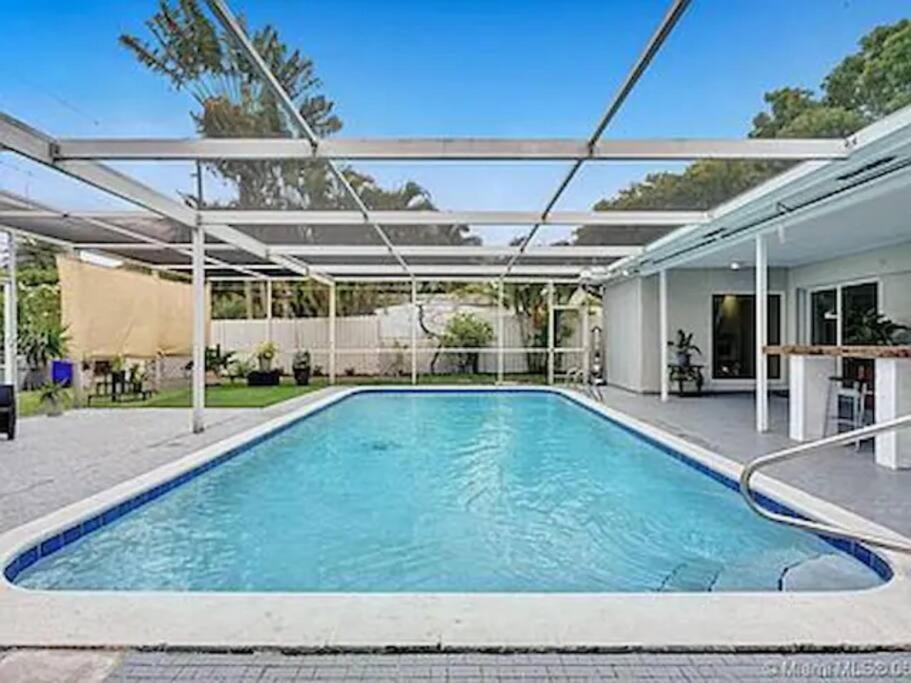Pool Vacation Villa Hollywood Buitenkant foto