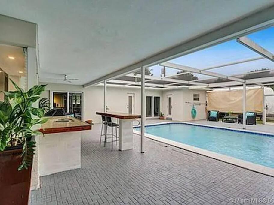 Pool Vacation Villa Hollywood Buitenkant foto