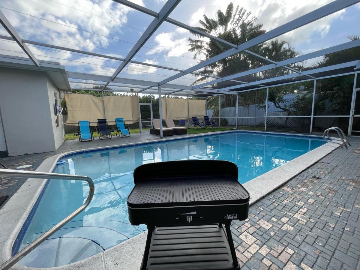 Pool Vacation Villa Hollywood Buitenkant foto